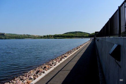 Staumauer am Bostalsee